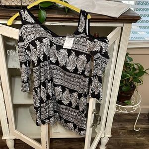 RUE21 medium black & white top off the shoulder